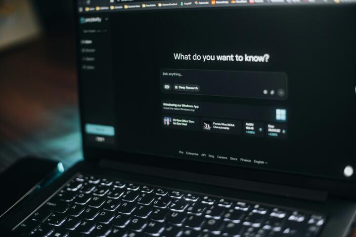 AI Search Versus a Normal Search Engine