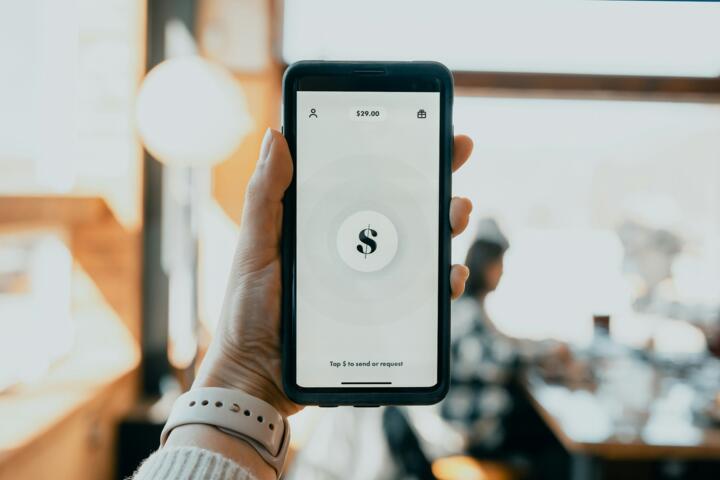 How Cross-Border Payment Apps Cut the Cost of Sending Money